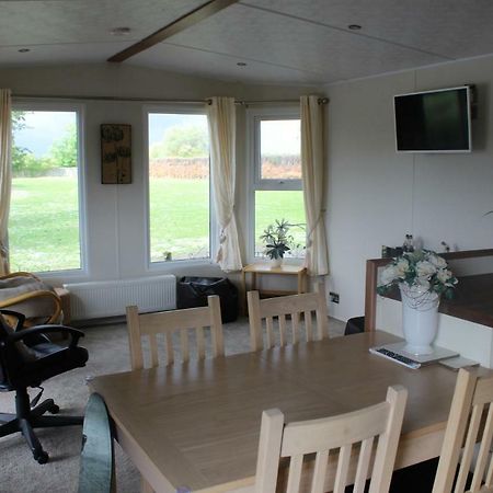 Marshlands Lakeside Nature Retreat Barton-upon-Humber Εξωτερικό φωτογραφία
