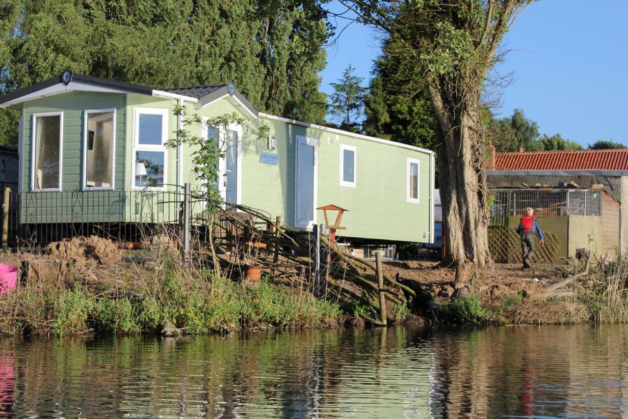 Marshlands Lakeside Nature Retreat Barton-upon-Humber Εξωτερικό φωτογραφία